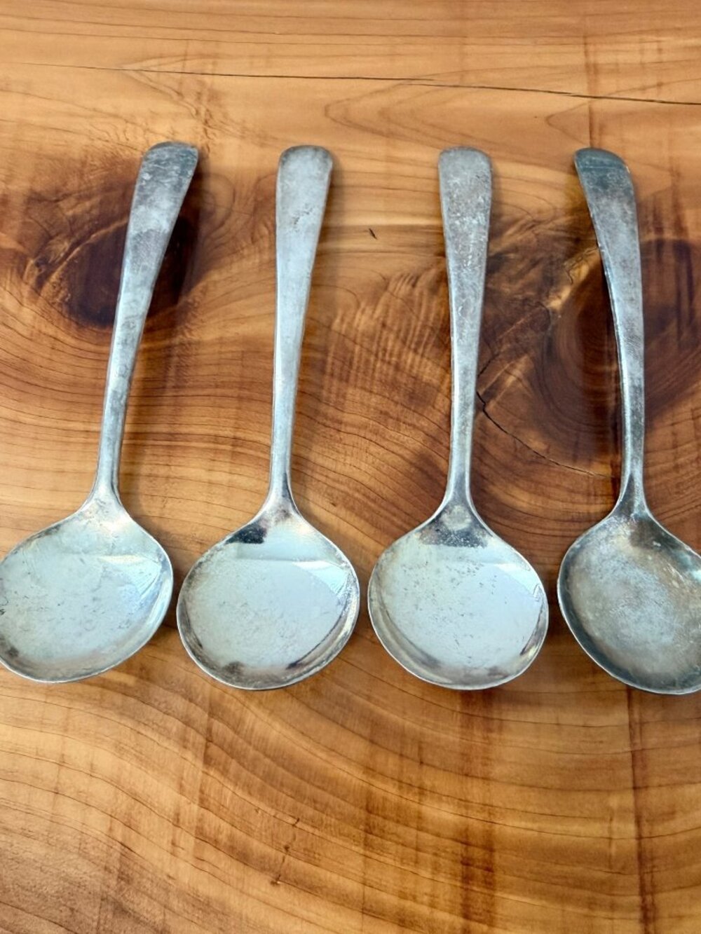 Set of 4, Italy Silverplated Silver Tone Spoons Flatware.